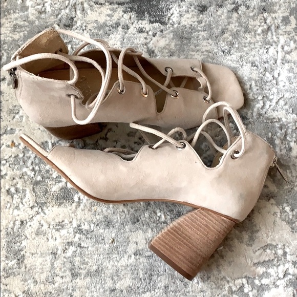 🆕 Vince Camuto Nahara Sandal - Picture 2 of 10